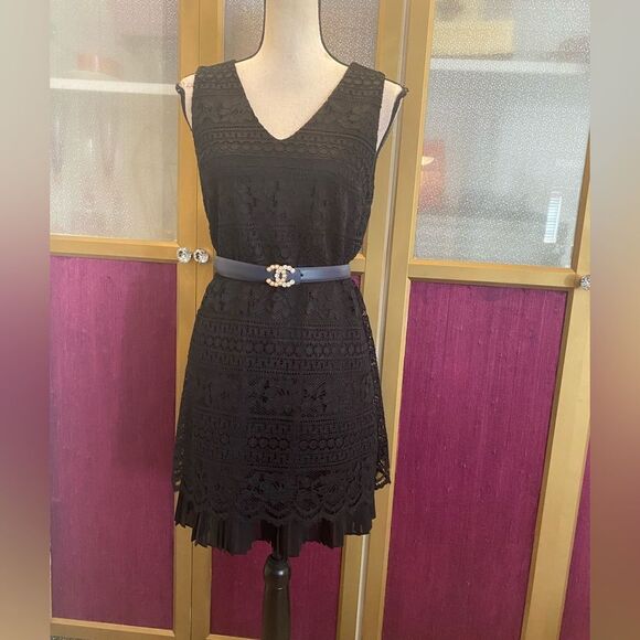 CeCe lace mini dress, size 6, belt is not included - Picture 1 of 11